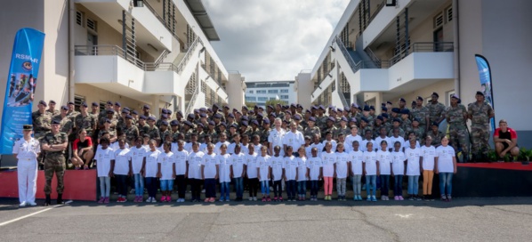 <center>Journée citoyenne au RSMAR-R <br> pour les marmailles de l'Eperon <center>Journée citoyenne au RSMAR-R <br> pour les marmailles de l'Eperon