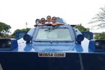 <center>Opération citoyenne avec la Gendarmerie<br> pour les marmailles de l'Etang <center>Opération citoyenne avec la Gendarmerie<br> pour les marmailles de l'Etang