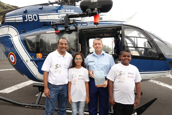 <center>Opération citoyenne avec la Gendarmerie<br> pour les marmailles de l'Etang <center>Opération citoyenne avec la Gendarmerie<br> pour les marmailles de l'Etang