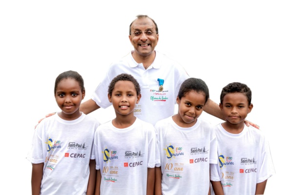 <center>Ibrahim Ingar, Président de 1000 Sourires <br>Médaillé de Bronze de la Jeunesse des Sports <br> et de l'Engagement associatif