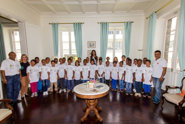 <center>Noël féerique pour les VIM de Bras Canot <br> dans la demeure coloniale de la CEPAC <center>Noël féerique pour les VIM de Bras Canot <br> dans la demeure coloniale de la CEPAC