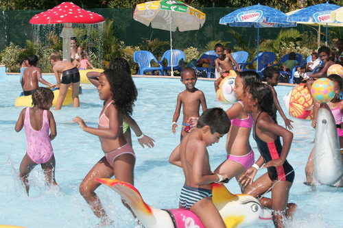 Des jeux d'eau pour les enfants des hauts