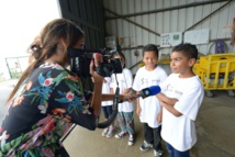 <center>Dans le ciel de Saint-Paul<br> avec Ambre N'Guyen, Miss Réunion  <center>Dans le ciel de Saint-Paul<br> avec Ambre N'Guyen, Miss Réunion