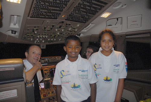 « 1000 Sourires termine l’année 2008 sur les chapeaux de roue ! » « 1000 Sourires termine l’année 2008 sur les chapeaux de roue ! »