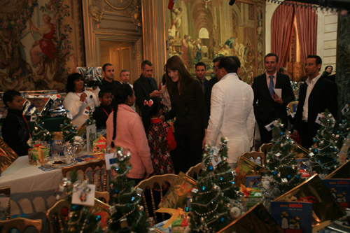 « 1000 Sourires termine l’année 2008 sur les chapeaux de roue ! » « 1000 Sourires termine l’année 2008 sur les chapeaux de roue ! »