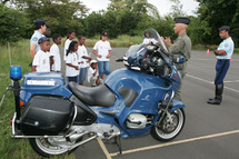 La Gendarmerie accueille les enfants des Hauts de Saint-Paul … La Gendarmerie accueille les enfants des Hauts de Saint-Paul …