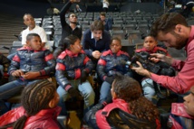 <center> Jour 3: "S'envoler vers le Rêve ..." <br> 1/4 de Finale de Hockey sur glace ... <center> Jour 3: "S'envoler vers le Rêve ..." <br> 1/4 de Finale de Hockey sur glace ...