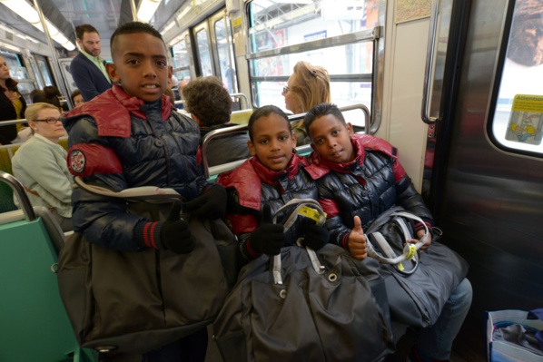 <center> Jour 3: "S'envoler vers le Rêve ..." <br> 1/4 de Finale de Hockey sur glace ... <center> Jour 3: "S'envoler vers le Rêve ..." <br> 1/4 de Finale de Hockey sur glace ...