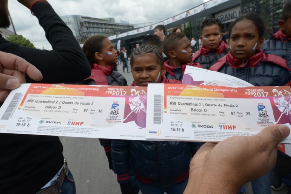 <center> Jour 3: "S'envoler vers le Rêve ..." <br> 1/4 de Finale de Hockey sur glace ... <center> Jour 3: "S'envoler vers le Rêve ..." <br> 1/4 de Finale de Hockey sur glace ...