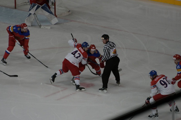 <center> Jour 3: "S'envoler vers le Rêve ..."  <br> 1/4 de Finale de Hockey sur glace ... 