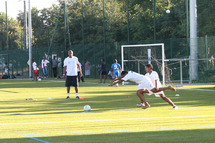 Séance de jeux au  Stade « La Palmeraie » à Saint-Paul  avec Fabrice PANCRATE et Guillaume HOARAU du PSG  pour 150 marmailles ...