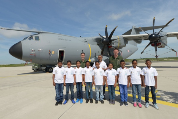 <center> Jour 8 : "S'envoler vers le Rêve ..." <br> l'avion A400M de la Base Aérienne 123 d'Orléans <center> Jour 8 : "S'envoler vers le Rêve ..." <br> l'avion A400M de la Base Aérienne 123 d'Orléans