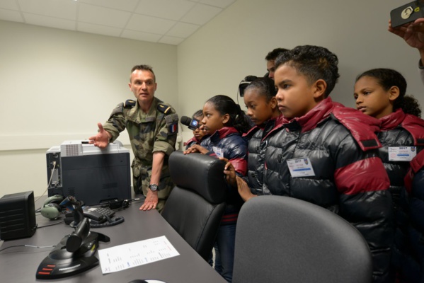 <center> Jour 8 : "S'envoler vers le Rêve ..." <br> l'avion A400M de la Base Aérienne 123 d'Orléans <center> Jour 8 : "S'envoler vers le Rêve ..." <br> l'avion A400M de la Base Aérienne 123 d'Orléans
