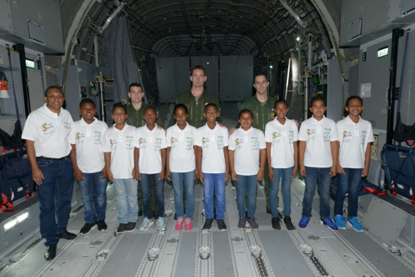 <center> Jour 8 : "S'envoler vers le Rêve ..." <br> l'avion A400M de la Base Aérienne 123 d'Orléans <center> Jour 8 : "S'envoler vers le Rêve ..." <br> l'avion A400M de la Base Aérienne 123 d'Orléans