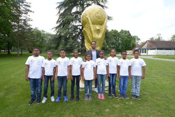 <center> Jour  9 : "S'envoler vers le Rêve ..."  <br>  Le temple du football - Clairefontaine ...