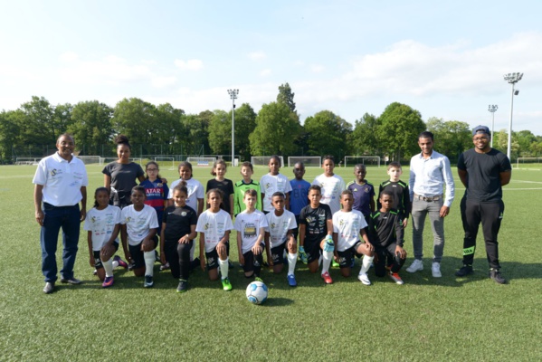 <center> Jour  9 : "S'envoler vers le Rêve ..."  <br>  Le temple du football - Clairefontaine ...