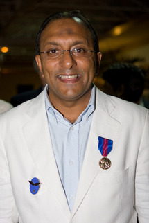 Ibrahim INGAR reçoit la Médaille des Services Militaires Volontaires -  échelon « BRONZE »