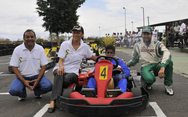 Les marmailles découvrent le kart avec des champions Les marmailles découvrent le kart avec des champions