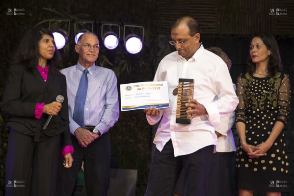 <center>Ibrahim Ingar, <br> Président de l’Association 1000 Sourires, <br> lauréat du Prix Départemental du Mérite 2017 <center>Ibrahim Ingar, <br> Président de l’Association 1000 Sourires, <br> lauréat du Prix Départemental du Mérite 2017