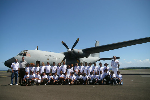 Une journée de rêve à la Base Aérienne 181 pour les marmailles de 1000 Sourires Une journée de rêve à la Base Aérienne 181 pour les marmailles de 1000 Sourires