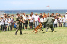 Une journée de rêve à la Base Aérienne 181 pour les marmailles de 1000 Sourires Une journée de rêve à la Base Aérienne 181 pour les marmailles de 1000 Sourires
