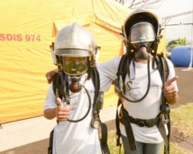 <center>Les marmailles pompiers d’un jour <center>Les marmailles pompiers d’un jour