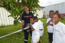 <center>Les marmailles pompiers d’un jour <center>Les marmailles pompiers d’un jour