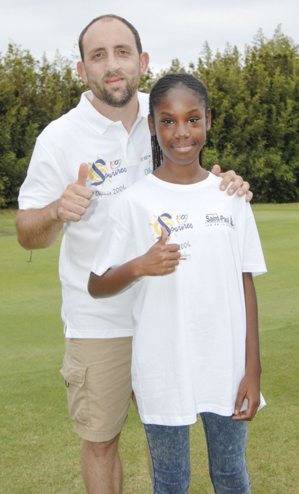 <center>Six stars du golf tapent la balle <br>avec les marmailles au Golf du Bassin Bleu