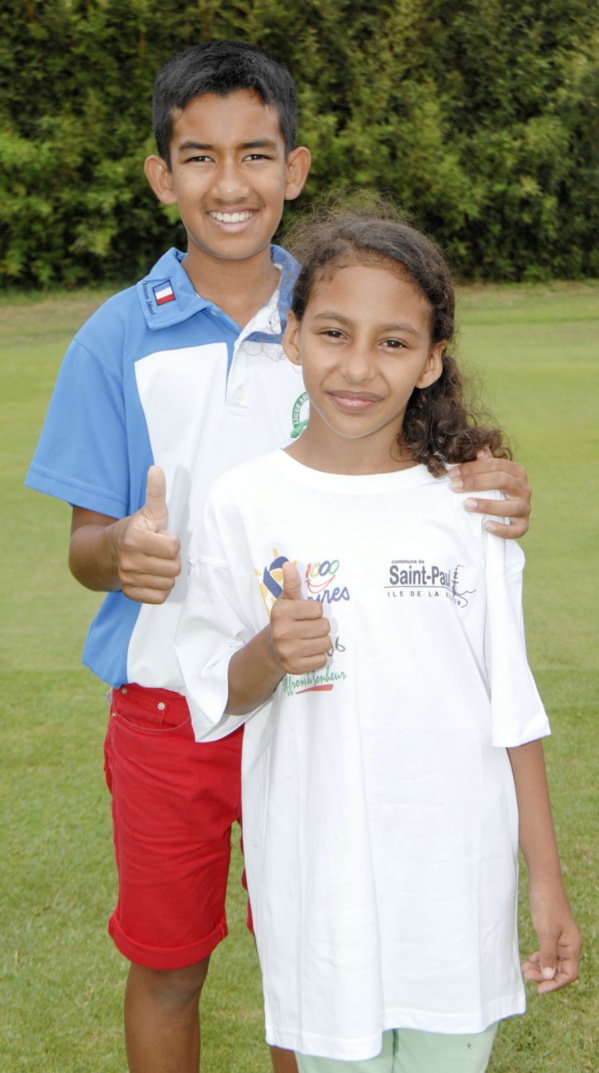 <center>Six stars du golf tapent la balle <br>avec les marmailles au Golf du Bassin Bleu