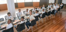 <center>Les marmailles de 1000 Sourires <br> dans les coulisses de l’aéroport Roland Garros