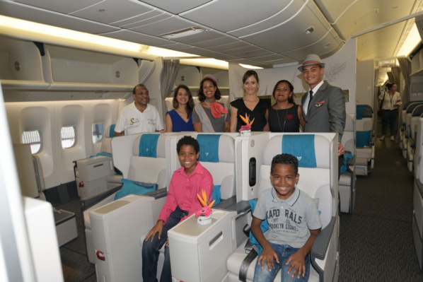 <center>"Noël de Rêve à Marseille" :<br> Kellian et Esaïe s'envolent pour Marseille<br> grâce à Air Austral <center>"Noël de Rêve à Marseille" :<br> Kellian et Esaïe s'envolent pour Marseille<br> grâce à Air Austral