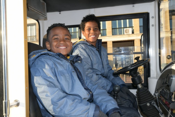 <Center>"Noël de Rêve à Marseille"<br> Jour 1 / Mardi 19 décembre 2017<br>Visite de la ville phocéenne à bord du p'tit Train ... <Center>"Noël de Rêve à Marseille"<br> Jour 1 / Mardi 19 décembre 2017<br>Visite de la ville phocéenne à bord du p'tit Train ...