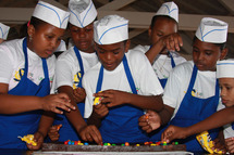 Les p’tits chefs du "Grand Hôtel du Lagon" ... Les p’tits chefs du "Grand Hôtel du Lagon" ...