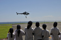 « Le 3000ème enfant parrainé, tiré au sort à bord du Boeing 777 d’Air France» « Le 3000ème enfant parrainé, tiré au sort à bord du Boeing 777 d’Air France»