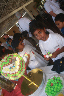 « Le 3000ème enfant parrainé, tiré au sort à bord du Boeing 777 d’Air France» « Le 3000ème enfant parrainé, tiré au sort à bord du Boeing 777 d’Air France»