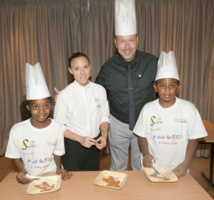 <center>1000 Sourires fête son 9000e enfant <br>parrainé avec le Palm Hôtel & Spa et Canal+
