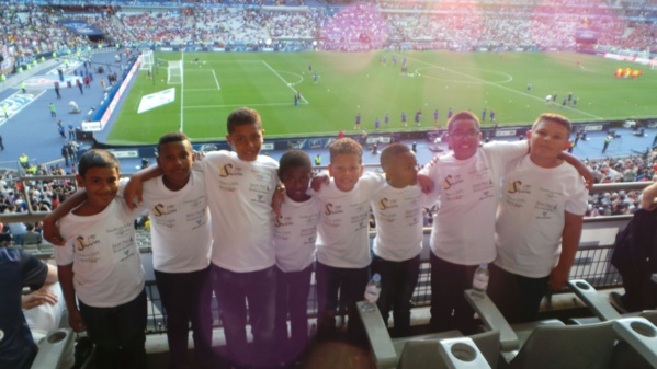 <center>Jour 3 : "S'envoler vers le Rêve  ..." <br>Le stade de France, première étape<br> du voyage de Rêve des marmailles