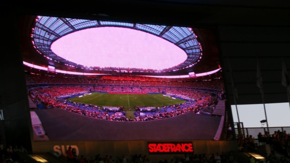 <center>Jour 3 : "S'envoler vers le Rêve  ..." <br>Le stade de France, première étape<br> du voyage de Rêve des marmailles