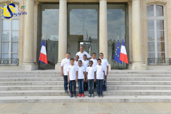 <center>Jour 7 : "S'envoler vers le Rêve ..." <br>Les enfants de 1000 Sourires <br> au coeur du palais de l’Élysée <br> pour une visite d’exception <center>Jour 7 : "S'envoler vers le Rêve ..." <br>Les enfants de 1000 Sourires <br> au coeur du palais de l’Élysée <br> pour une visite d’exception