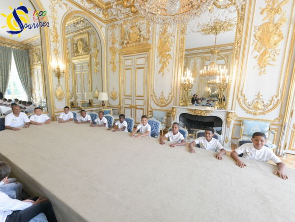 <center>Jour 7 : "S'envoler vers le Rêve  ..." <br>Les enfants de 1000 Sourires <br> au coeur du palais de l’Élysée <br>  pour une visite d’exception