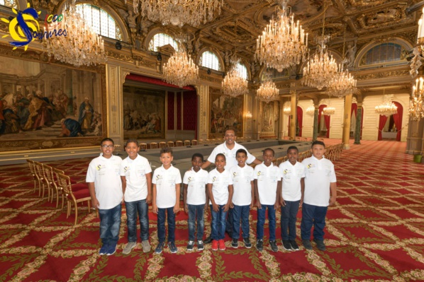 <center>Jour 7 : "S'envoler vers le Rêve  ..." <br>Les enfants de 1000 Sourires <br> au coeur du palais de l’Élysée <br>  pour une visite d’exception