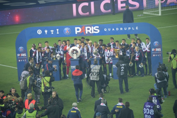 <center>Jour 8 : "S'envoler vers le Rêve  ..." <br>Les enfants de 1000 Sourires ont fait la fête   au Parc des Princes pour le sacre du PSG