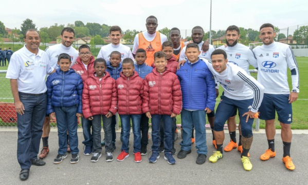 <center>Jour 10 : "S'envoler vers le Rêve  ..."<br>Les neuf marmailles ont rencontré Jérémy Morel <br> et ses coéquipiers  au Groupama Training Center