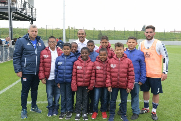 <center>Jour 10 : "S'envoler vers le Rêve  ..."<br>Les neuf marmailles ont rencontré Jérémy Morel <br> et ses coéquipiers  au Groupama Training Center