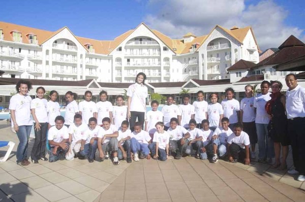 Le Préfet de la Réunion et Miss Réunion 2009 rencontrent les VIM de 1000 Sourires Le Préfet de la Réunion et Miss Réunion 2009 rencontrent les VIM de 1000 Sourires