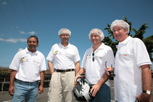 Les VIM de 1000 Sourires découvrent le kart  avec des champions de la Réunion ...