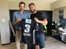 <center>Entre ciel et mer :<br> Lucas Tousart, Valérie Gauvin et Fabrice Abriel<br> à la découverte des joyaux de La Réunion <center>Entre ciel et mer :<br> Lucas Tousart, Valérie Gauvin et Fabrice Abriel<br> à la découverte des joyaux de La Réunion