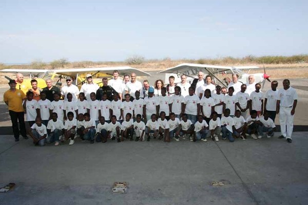 Echappée belle dans les airs pour les marmailles  de  1000 Sourires Echappée belle dans les airs pour les marmailles  de  1000 Sourires