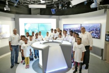 <center>Radio, télé, Internet :<br> les marmailles de 1000 Sourires  découvrent <br>les coulisses de Réunion La 1ère  <center>Radio, télé, Internet :<br> les marmailles de 1000 Sourires  découvrent <br>les coulisses de Réunion La 1ère