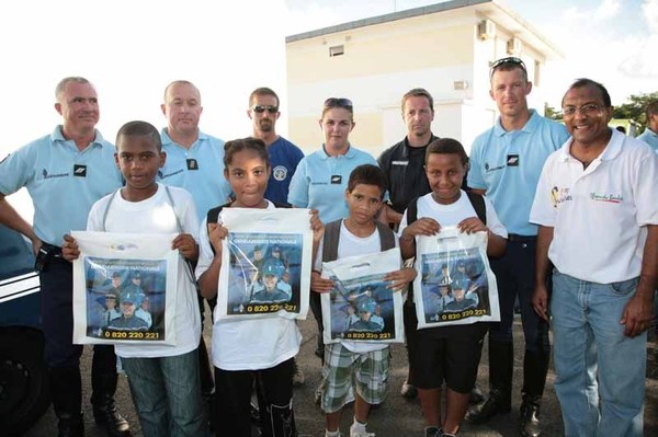 La gendarmerie accueille les marmailles des quartiers de Savannah et de bellèmène La gendarmerie accueille les marmailles des quartiers de Savannah et de bellèmène